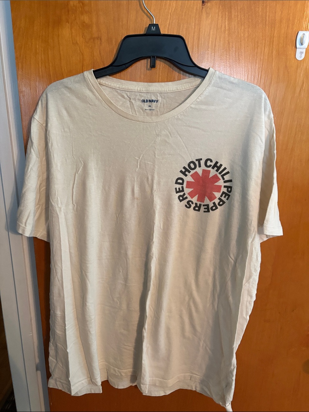 Old Navy Cream Short-Sleeve Hot Chili Peppers Graphic Tee